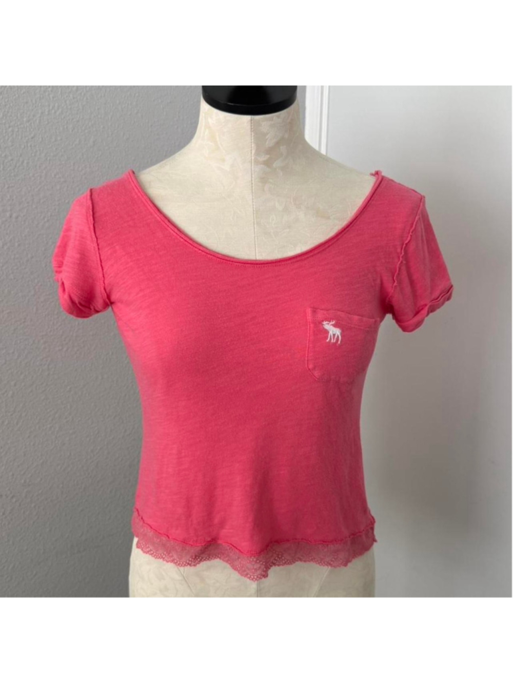 Y2K 2010s Abercrombie & Fitch pink baby tee - Size XS
